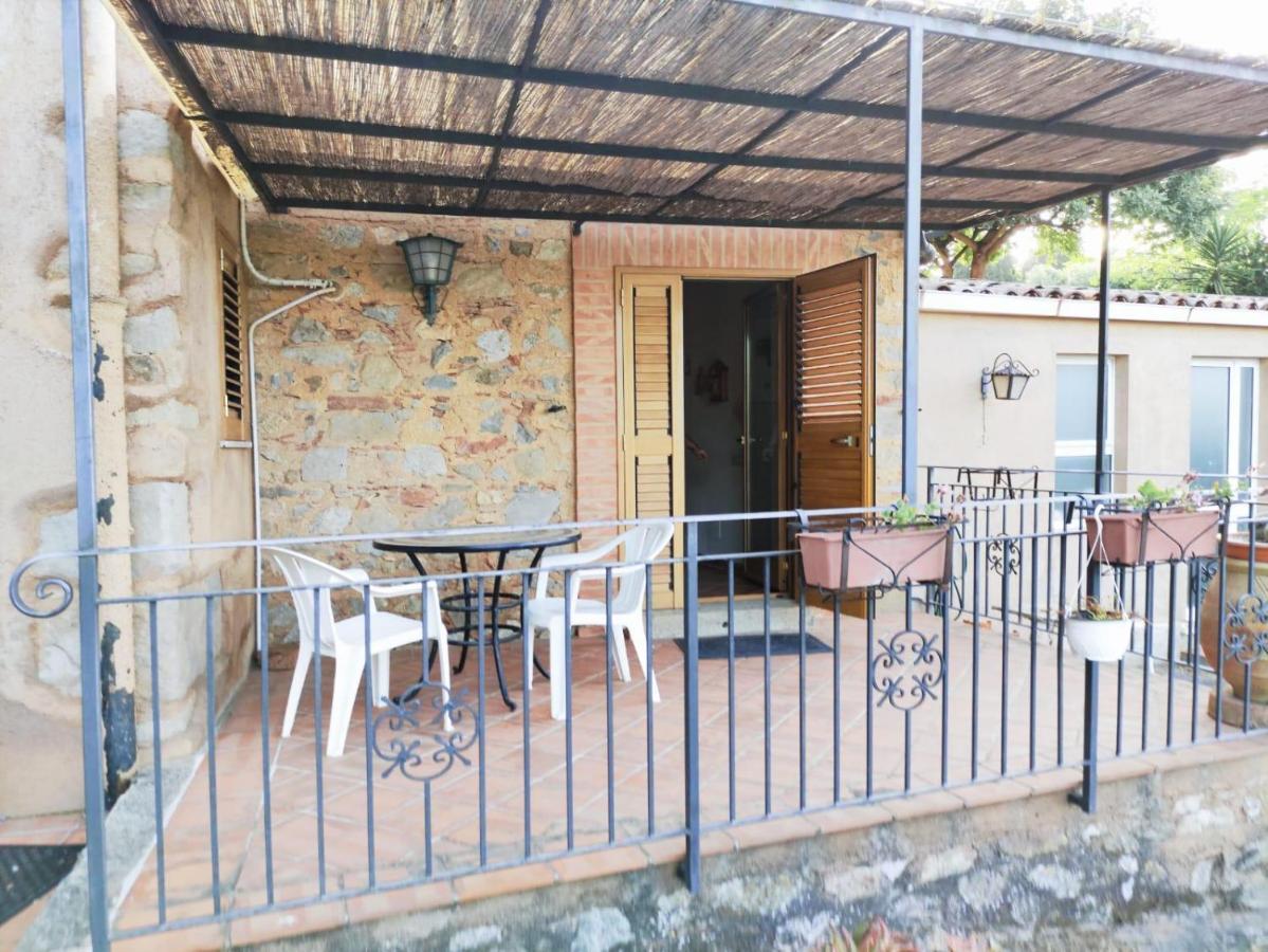 A Casa Di Peppino Villa Greco Tindari Eksteriør billede