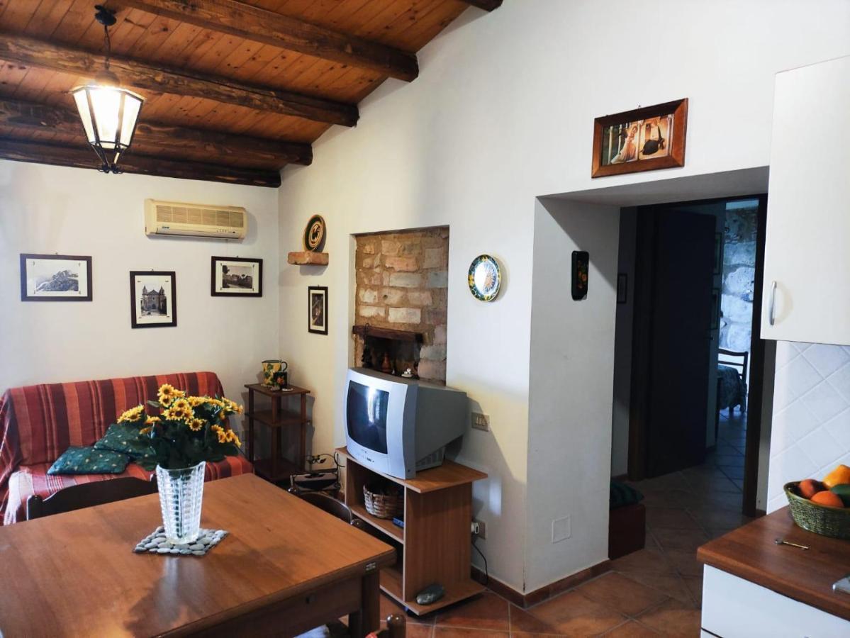 A Casa Di Peppino Villa Greco Tindari Eksteriør billede