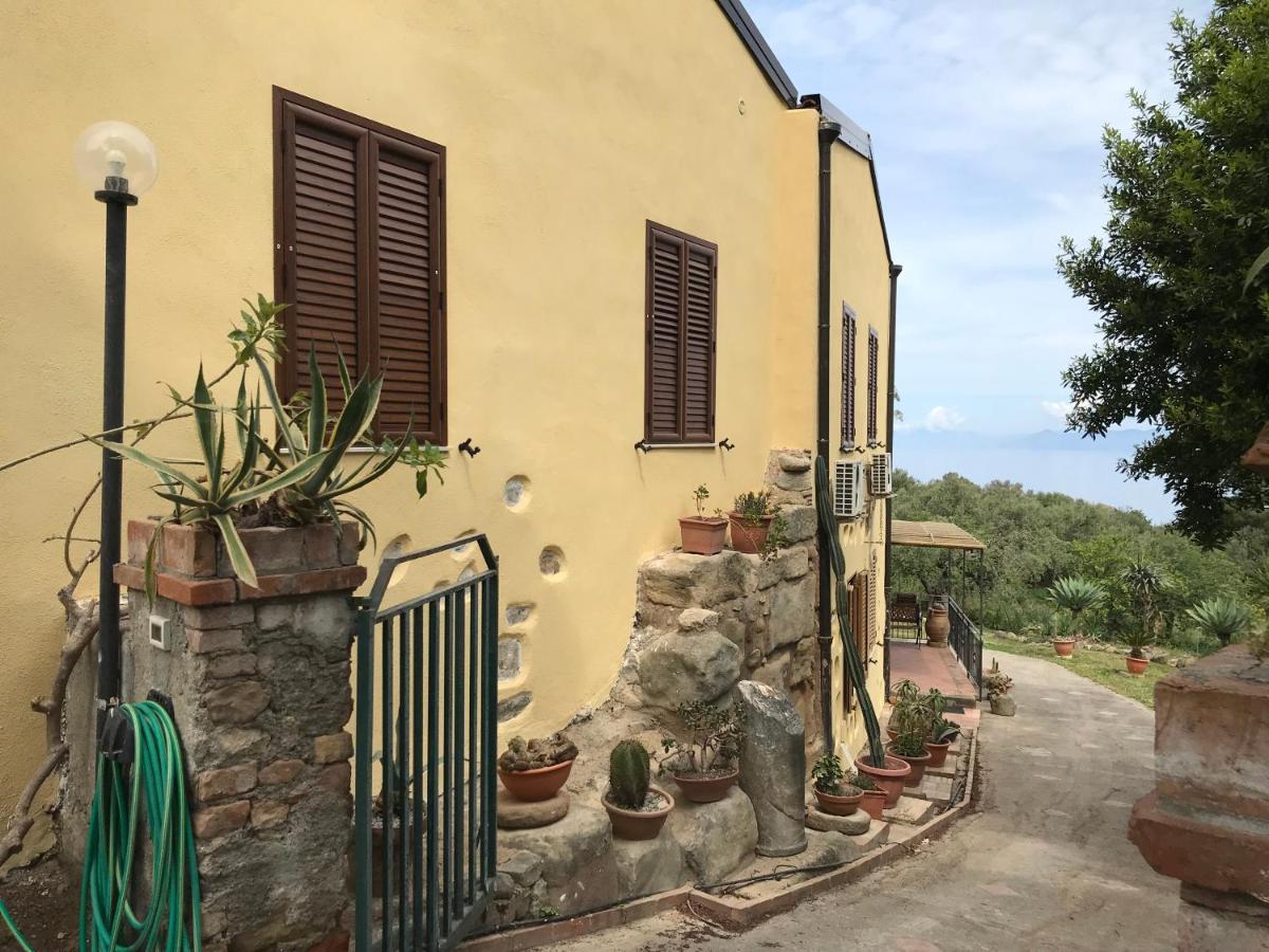 A Casa Di Peppino Villa Greco Tindari Eksteriør billede