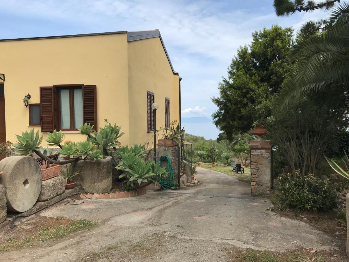 A Casa Di Peppino Villa Greco Tindari Eksteriør billede