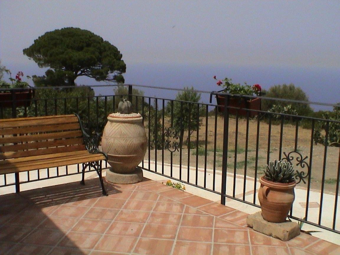 A Casa Di Peppino Villa Greco Tindari Eksteriør billede