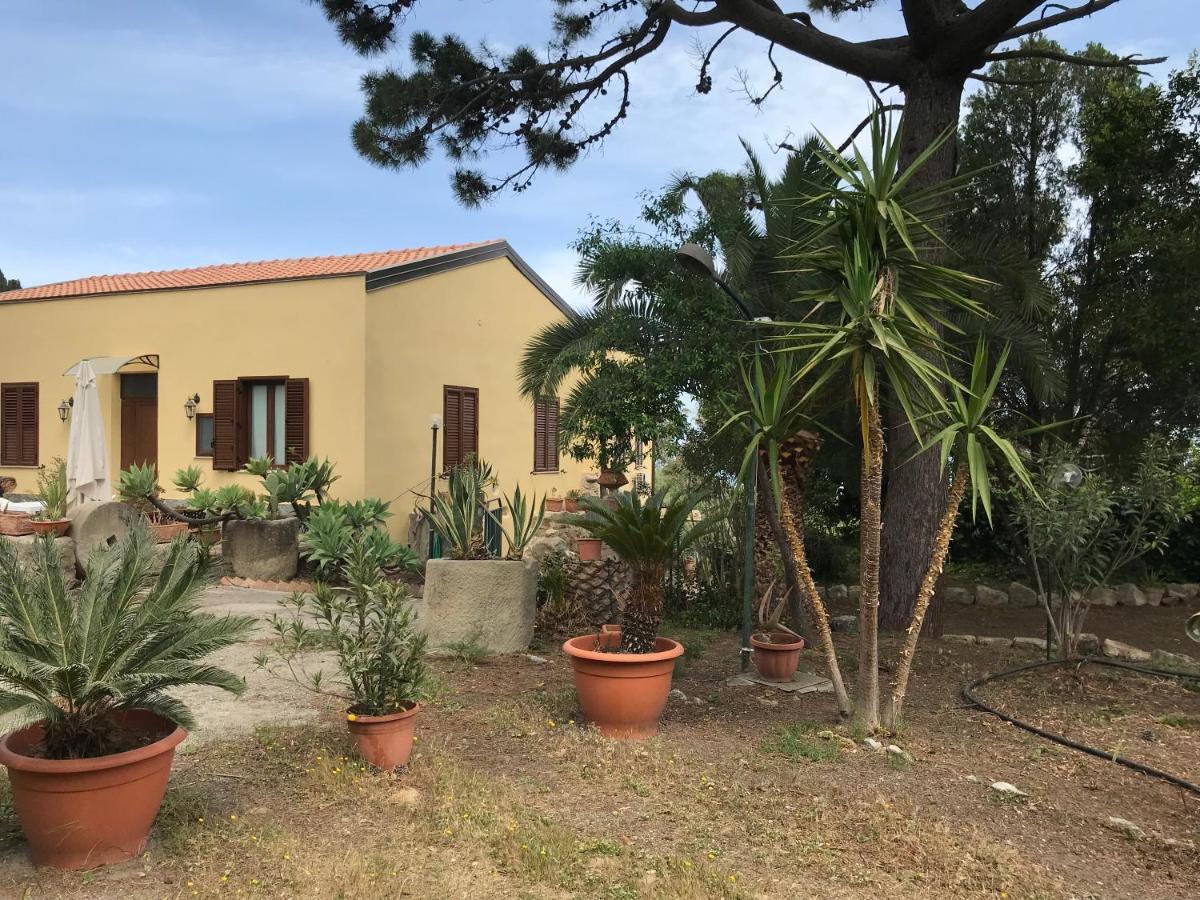 A Casa Di Peppino Villa Greco Tindari Eksteriør billede
