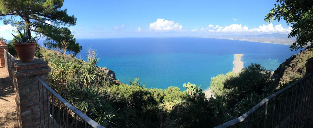 A Casa Di Peppino Villa Greco Tindari Eksteriør billede